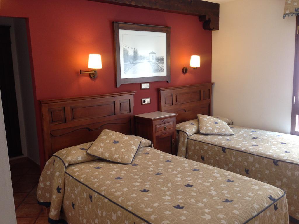 Hotel Hospederia Ana Pilar à Porcuna Chambre photo